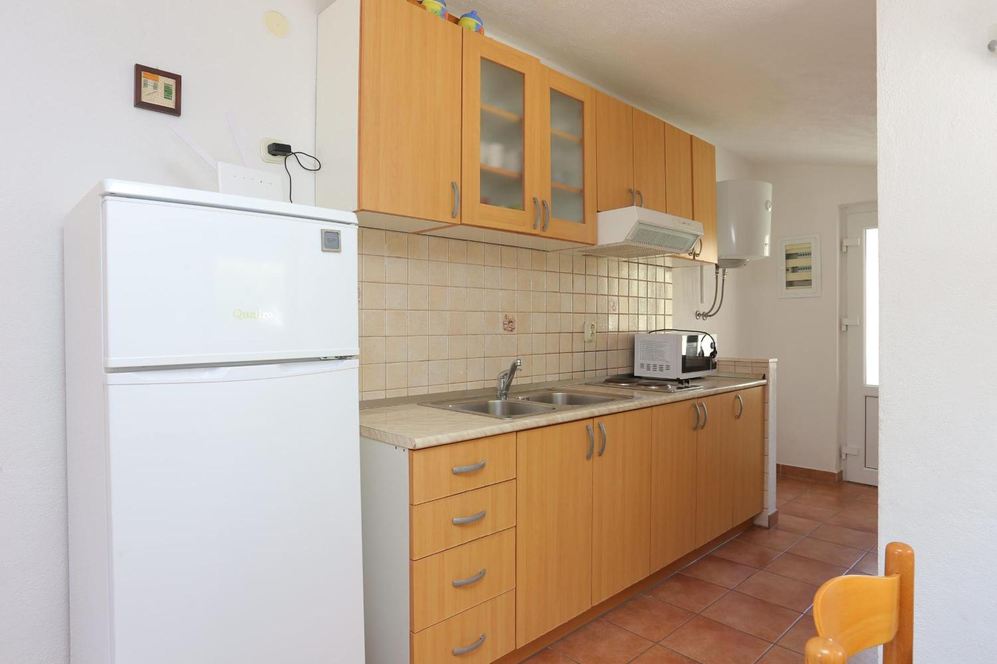 Apartments By The Sea Baska Voda, Makarska - 300 Экстерьер фото