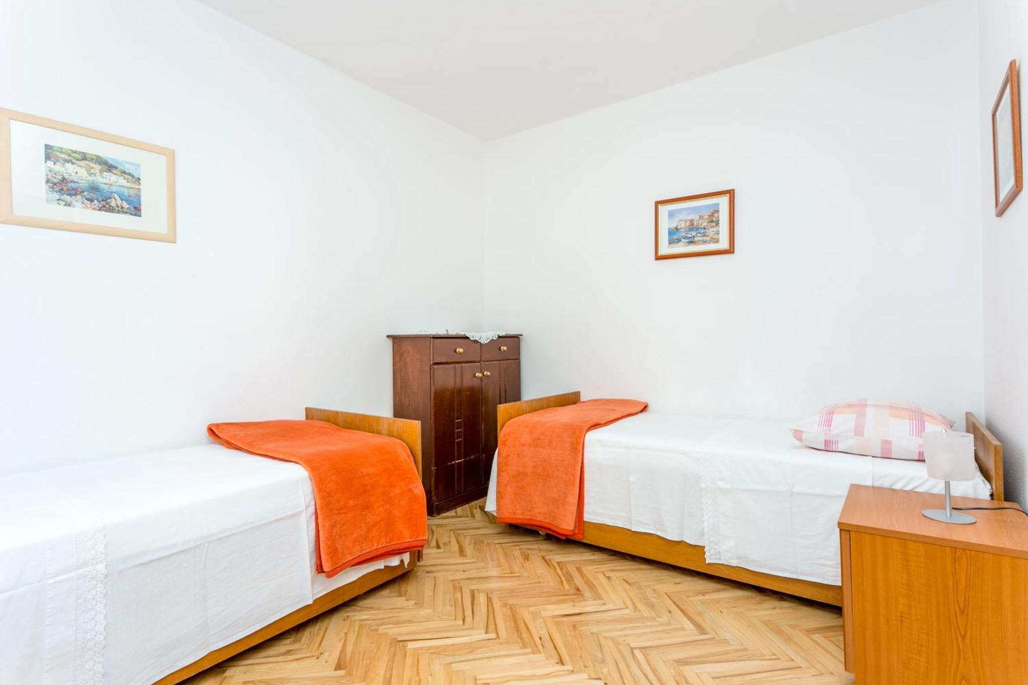 Apartments By The Sea Baska Voda, Makarska - 300 Экстерьер фото